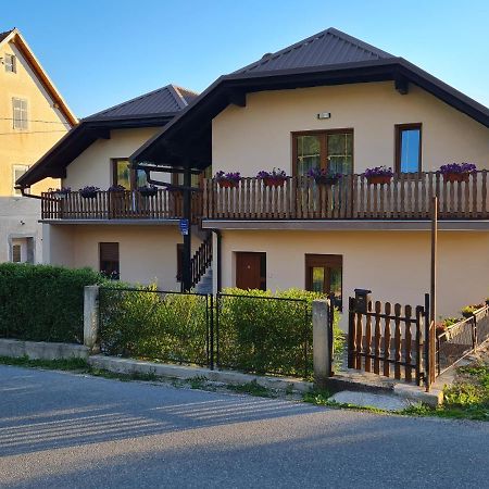 Apartman Nika Otočac Buitenkant foto