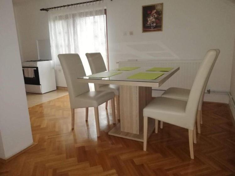 Apartman Nika Otočac Buitenkant foto